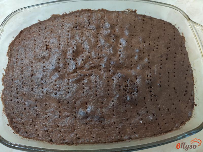 Фото приготовление рецепта: Шоколадный пирог с заварным кремом шаг №10