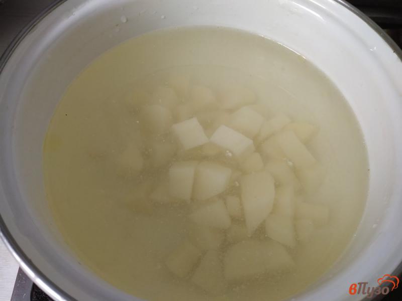 Фото приготовление рецепта: Куриный суп с булгуром шаг №2