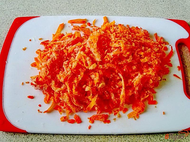 Фото приготовление рецепта: Тилапия в томатном соусе шаг №2