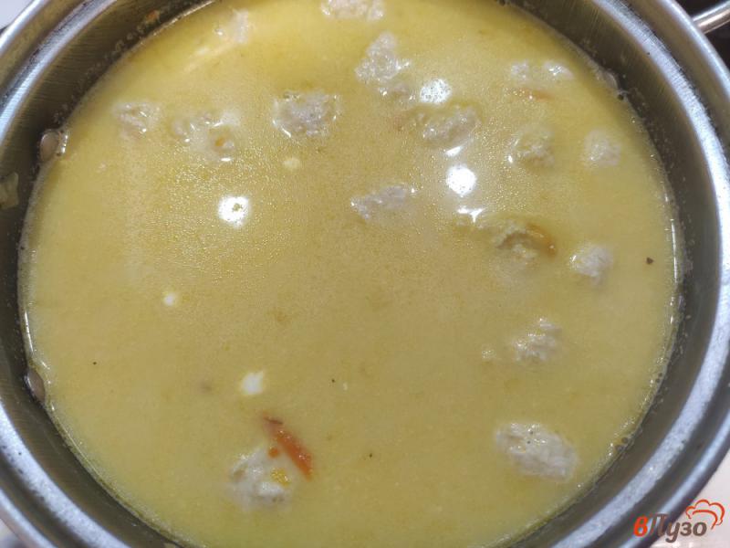 Фото приготовление рецепта: Суп с плавленными сырками и вермишелью шаг №10