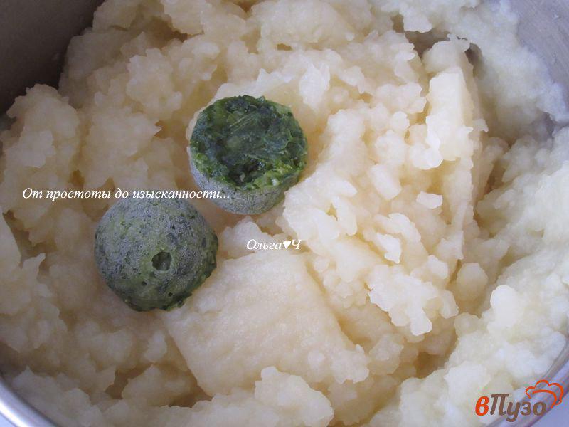 Фото приготовление рецепта: Картофельное пюре с соусом из зеленого лука шаг №2