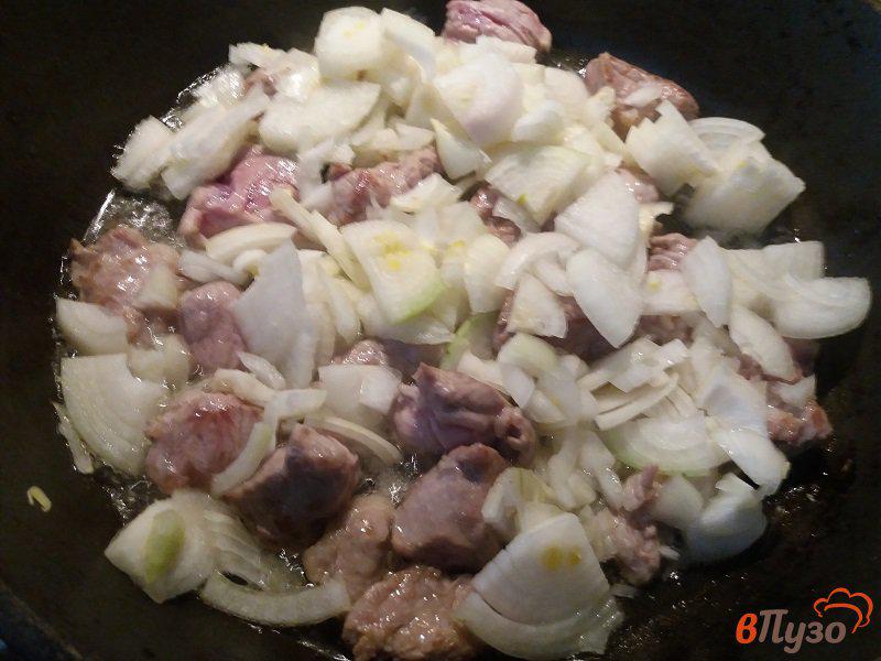 Фото приготовление рецепта: Жареный рис со свининой шаг №4