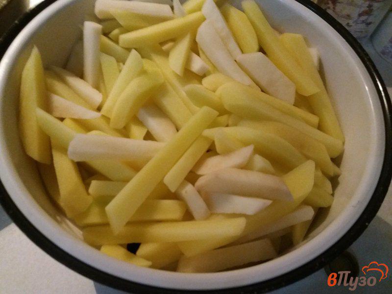 Фото приготовление рецепта: Жареный картофель на оливковом масле шаг №1