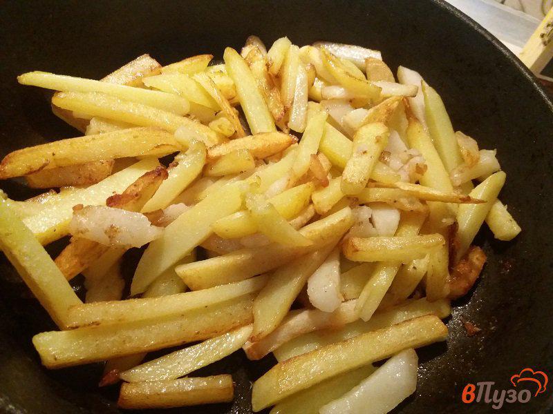 Фото приготовление рецепта: Жареный картофель на оливковом масле шаг №3