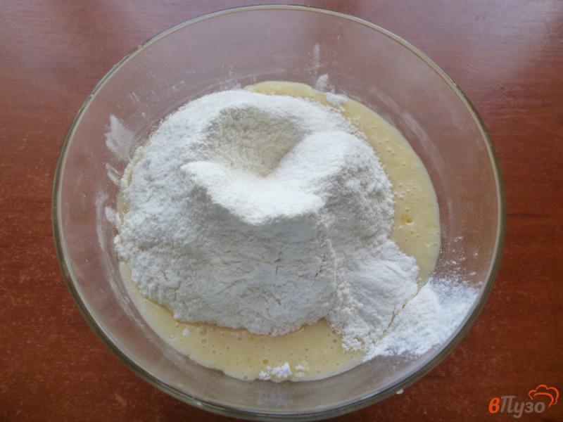 Фото приготовление рецепта: Песочное печенье с вареньем шаг №3