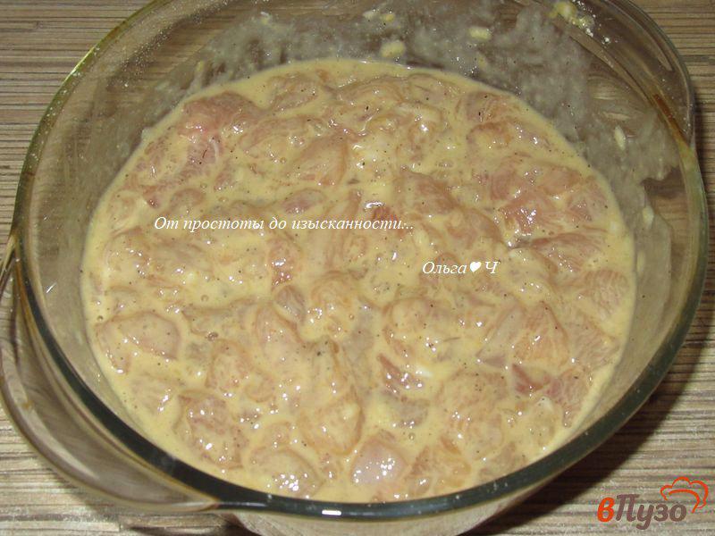 Фото приготовление рецепта: Куриные оладьи с нутовой мукой шаг №2