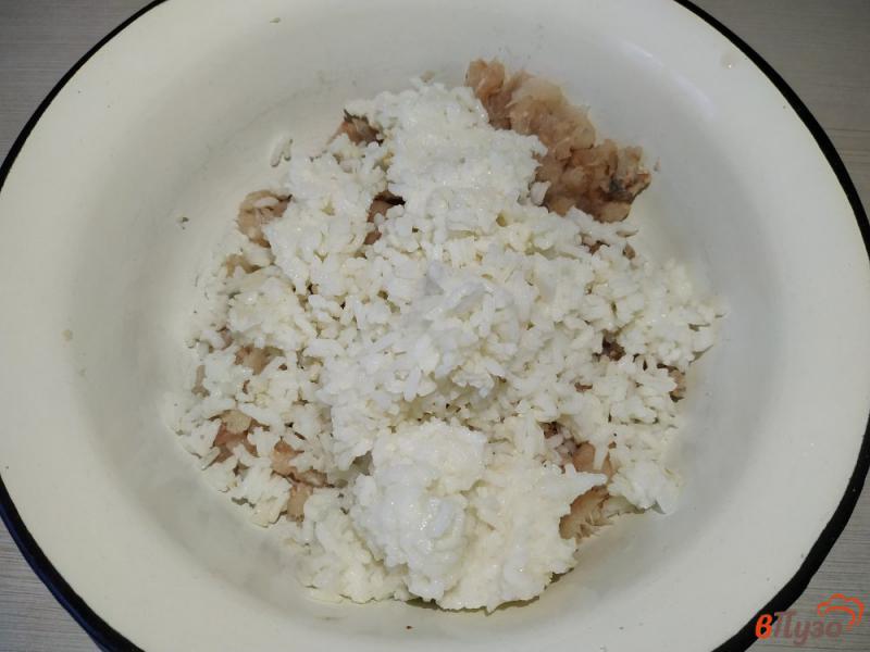 Фото приготовление рецепта: Фаршированный перец рисом с рыбой шаг №5