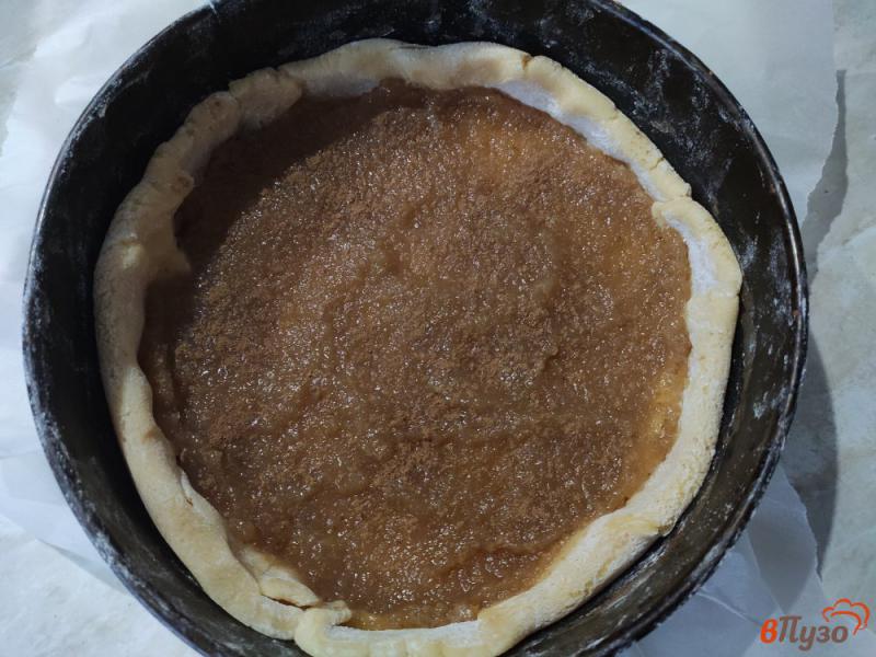 Фото приготовление рецепта: Песочный пирог с яблочным повидлом шаг №7