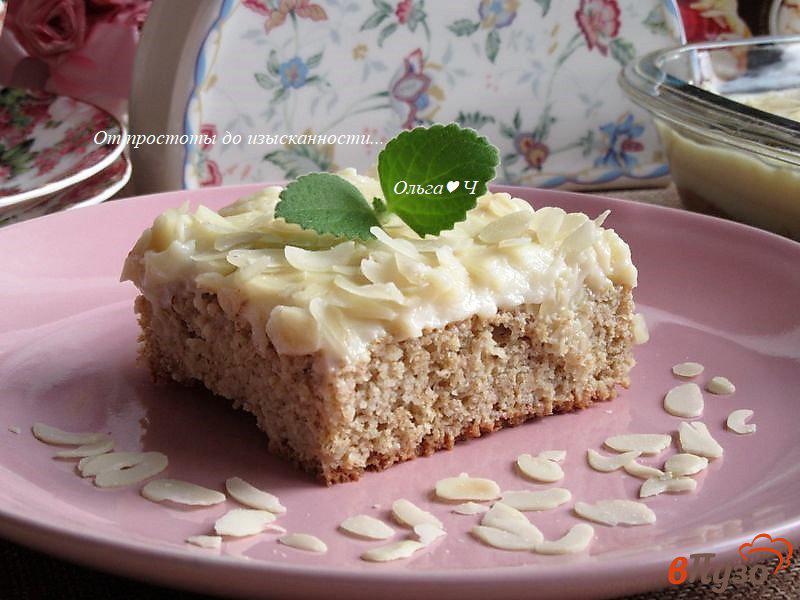 Фото приготовление рецепта: Цельнозерновой молочный пирог с арахисовыми лепестками шаг №10