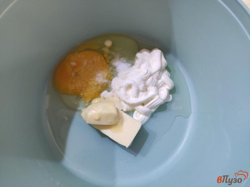Фото приготовление рецепта: Пирог на сметане с шампиньонами шаг №5
