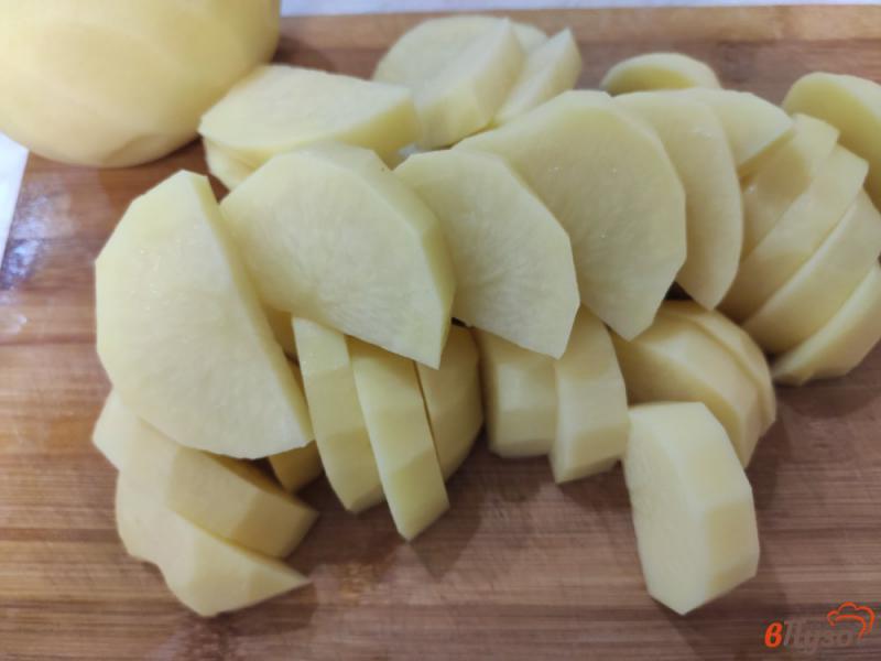 Фото приготовление рецепта: Картофель запечённый с майонезом и чесноком шаг №1