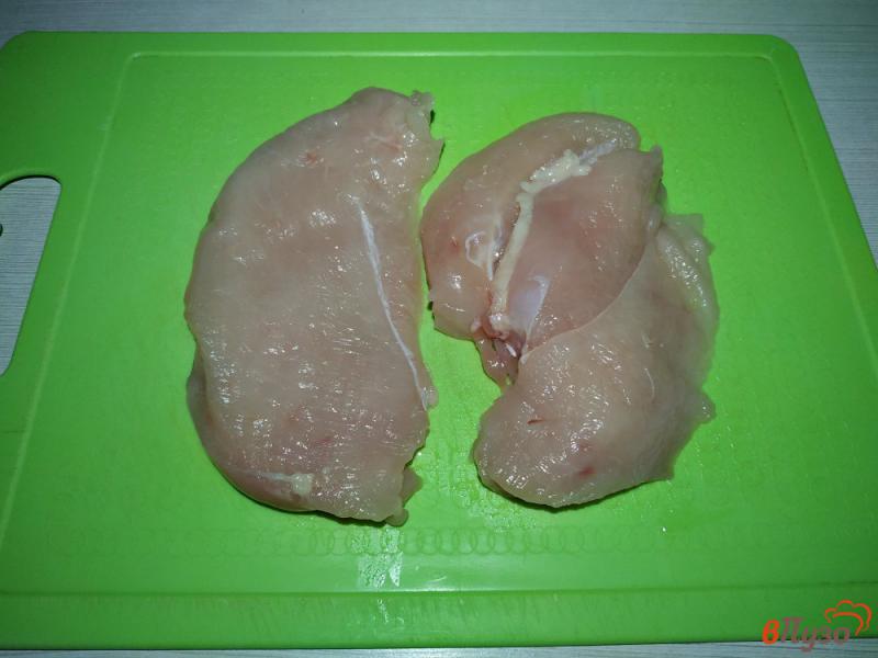 Фото приготовление рецепта: Отбивные из куриного филе в яично-томатном кляре шаг №1