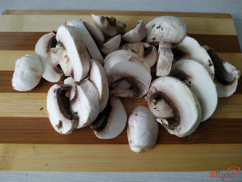 Фото приготовление рецепта: Фритата с курицей и грибами шаг №1