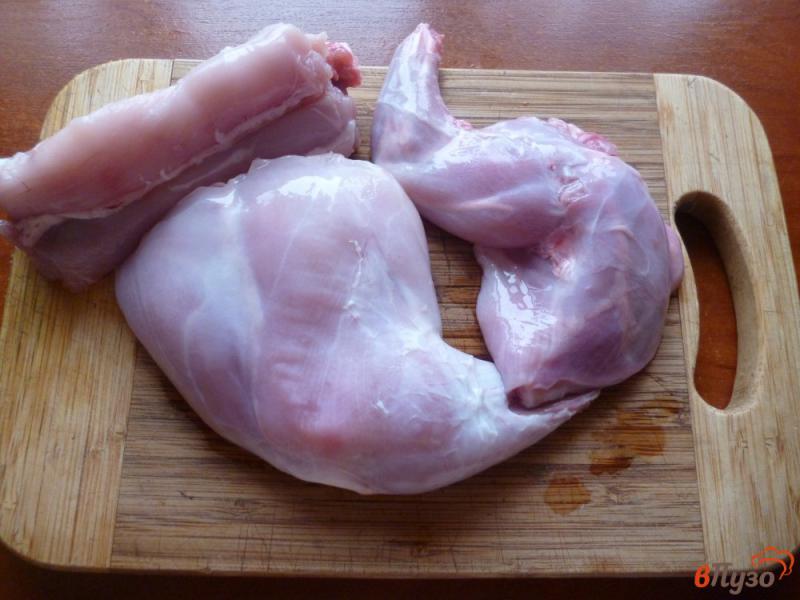 Фото приготовление рецепта: Кролик запеченный с томатами шаг №1