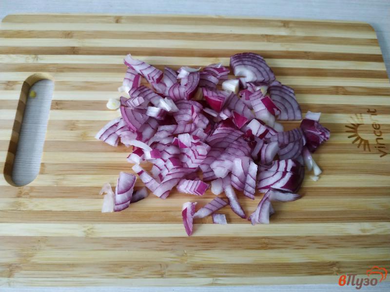 Фото приготовление рецепта: Винегрет с маринованной капустой и кабачками шаг №2