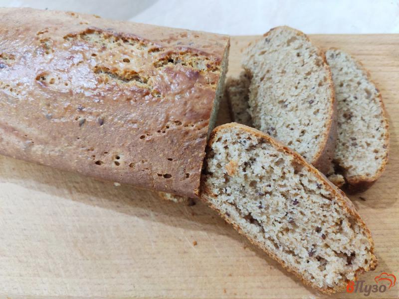 Фото приготовление рецепта: Хлеб на кефире и соде с цельнозерновой мукой и семенами льна шаг №6