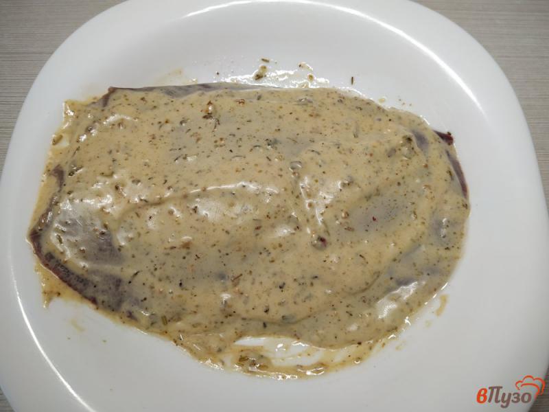 Фото приготовление рецепта: Печень запечённая в горчичном соусе в фольге шаг №3
