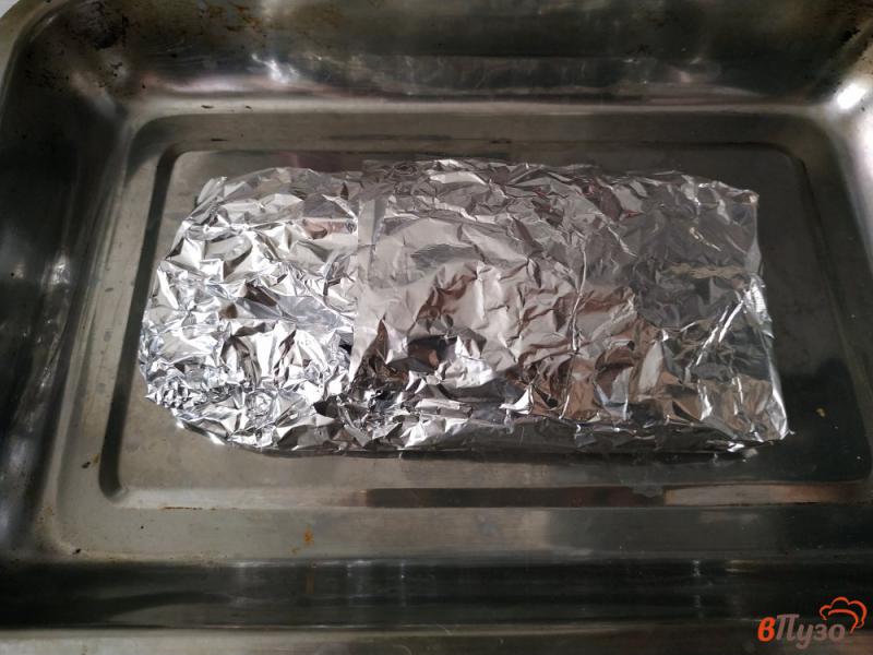 Фото приготовление рецепта: Печень запечённая в горчичном соусе в фольге шаг №4