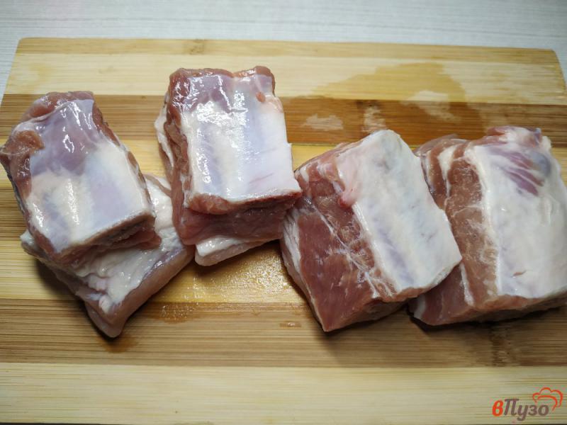 Фото приготовление рецепта: Борщ зелёный со свиными ребрышками шаг №1