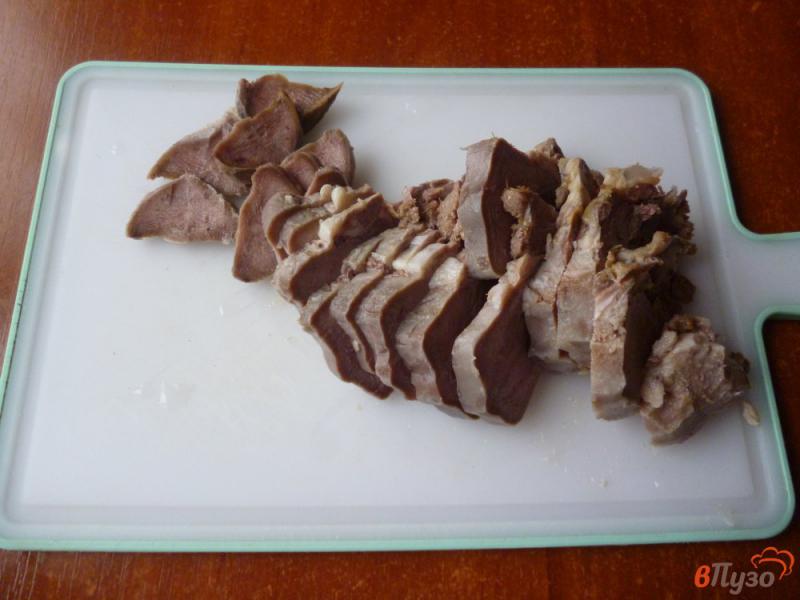 Фото приготовление рецепта: Свиной язык в томате шаг №2