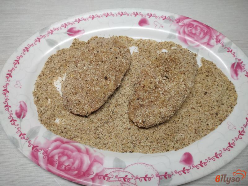 Фото приготовление рецепта: Куриные котлеты с пшеничными отрубями шаг №4