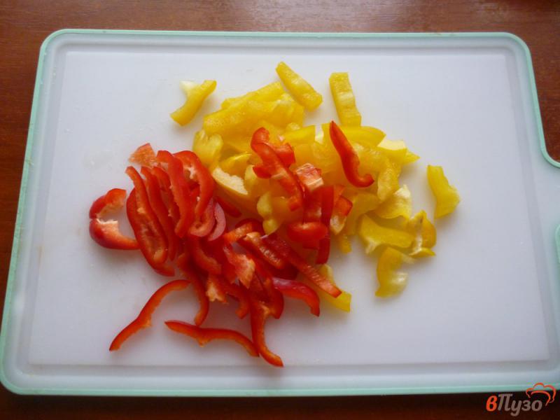 Фото приготовление рецепта: Салат из болгарского перца и отварной свинины шаг №1