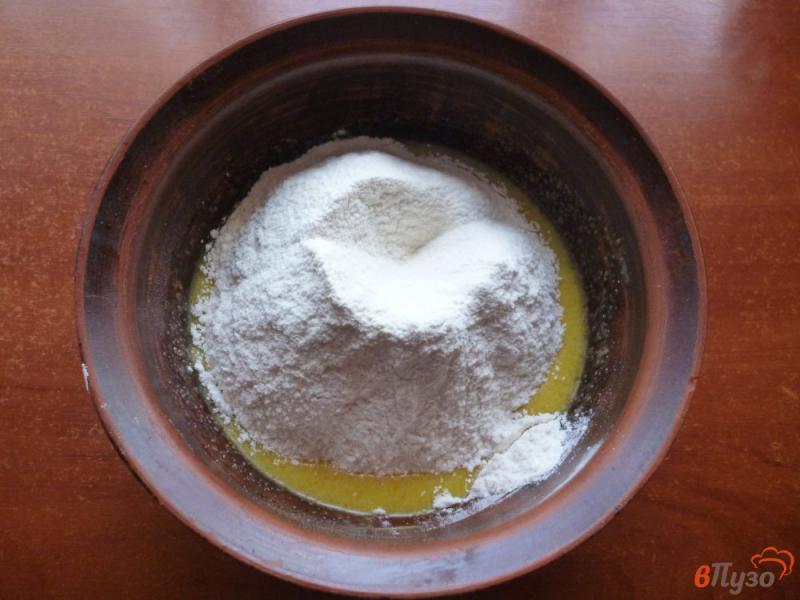 Фото приготовление рецепта: Песочное печенье с лимонной глазурью шаг №3