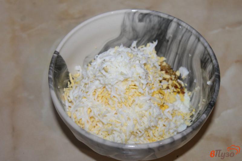 Фото приготовление рецепта: Яично - сырная закуска с французской горчицей шаг №3