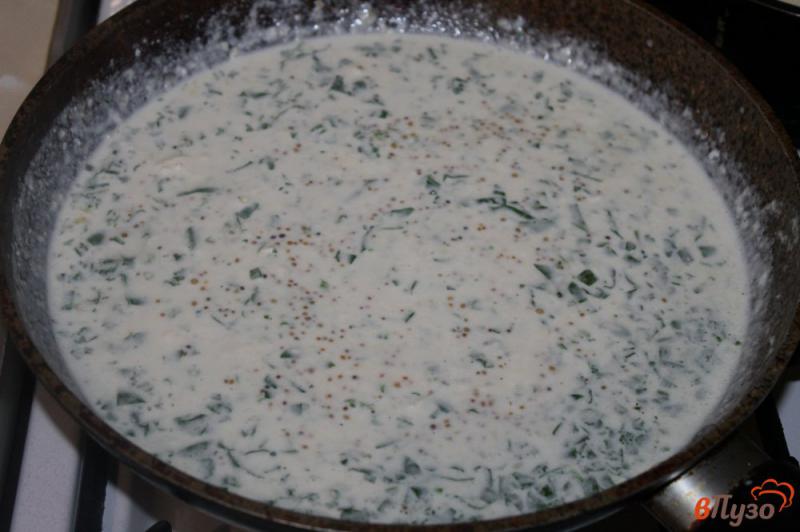 Фото приготовление рецепта: Цветная капуста в сырно - шпинатном соусе шаг №4
