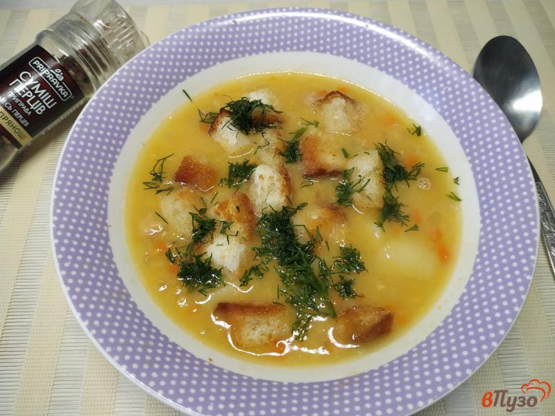 Фото приготовление рецепта: Гороховый суп с грудинкой и гренками шаг №13