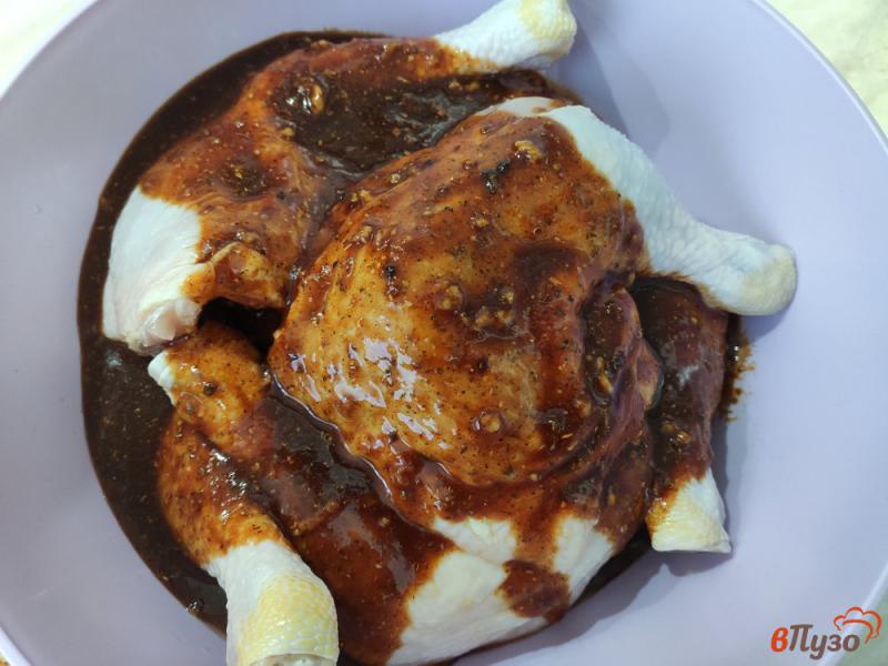 Фото приготовление рецепта: Куриные четверти в соево медовом маринаде с кетчупом шаг №2