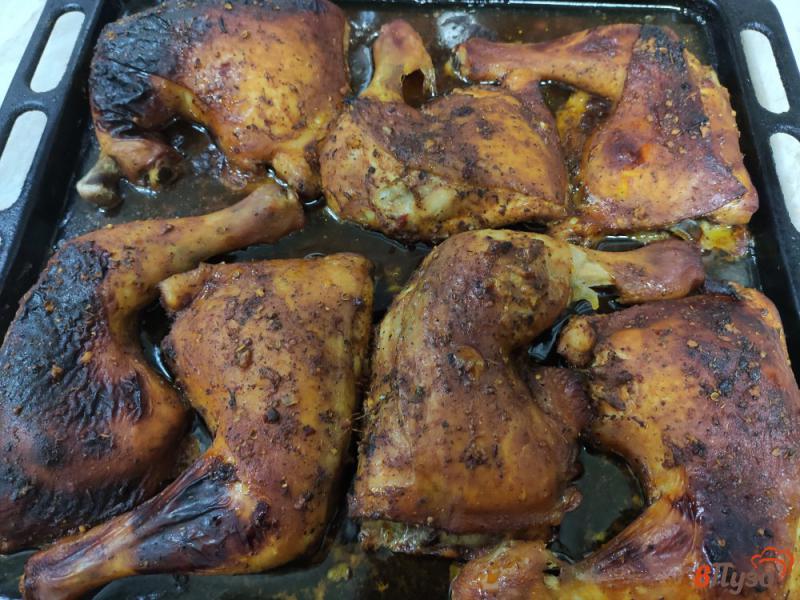 Фото приготовление рецепта: Куриные четверти в соево медовом маринаде с кетчупом шаг №6