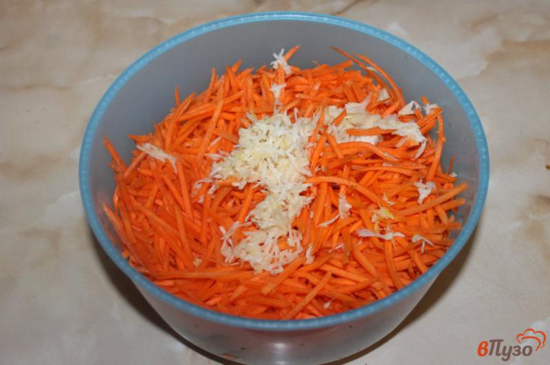 Фото приготовление рецепта: Острая морковь по - корейски шаг №2