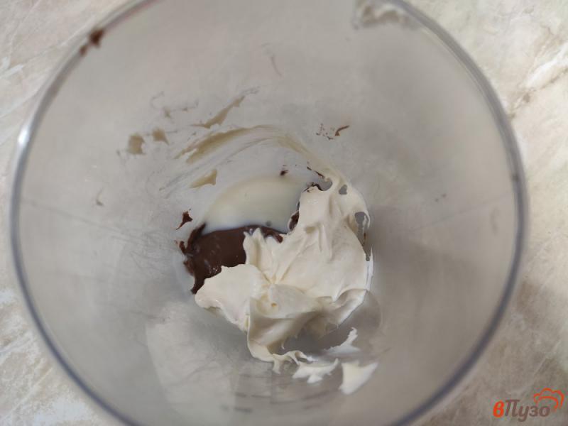 Фото приготовление рецепта: Мороженое из нутеллы шаг №2