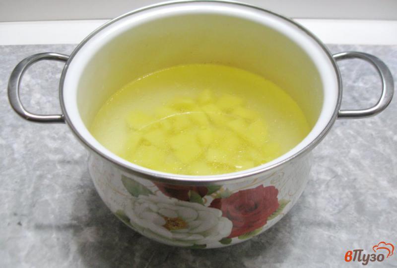 Фото приготовление рецепта: Суп с булгуром и сосисками шаг №1