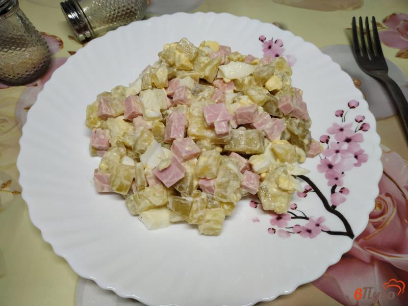 Фото приготовление рецепта: Оливье без горошка с консервироваными кабачками шаг №7
