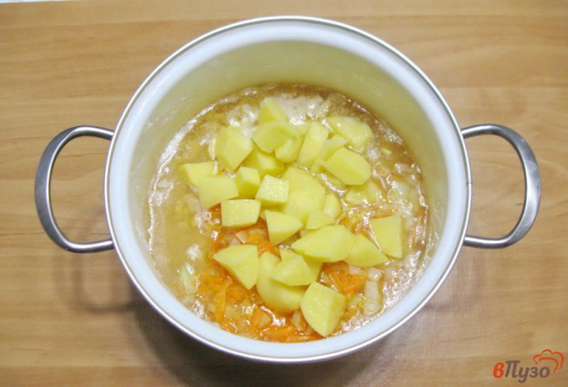 Фото приготовление рецепта: Гороховый суп с фасолью шаг №3