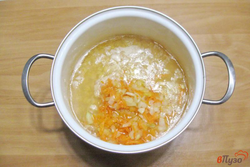 Фото приготовление рецепта: Гороховый суп с фасолью шаг №2
