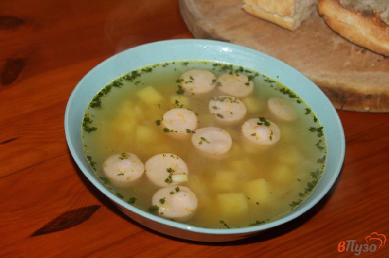 Фото приготовление рецепта: Суп картофельный с сосисками шаг №6