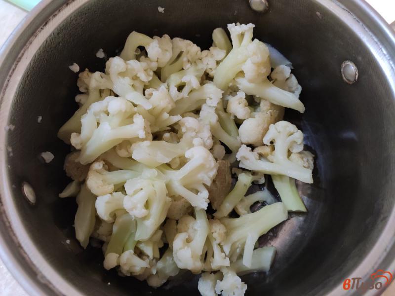 Фото приготовление рецепта: Салат из цветной капусты с чесноком и сыром шаг №1