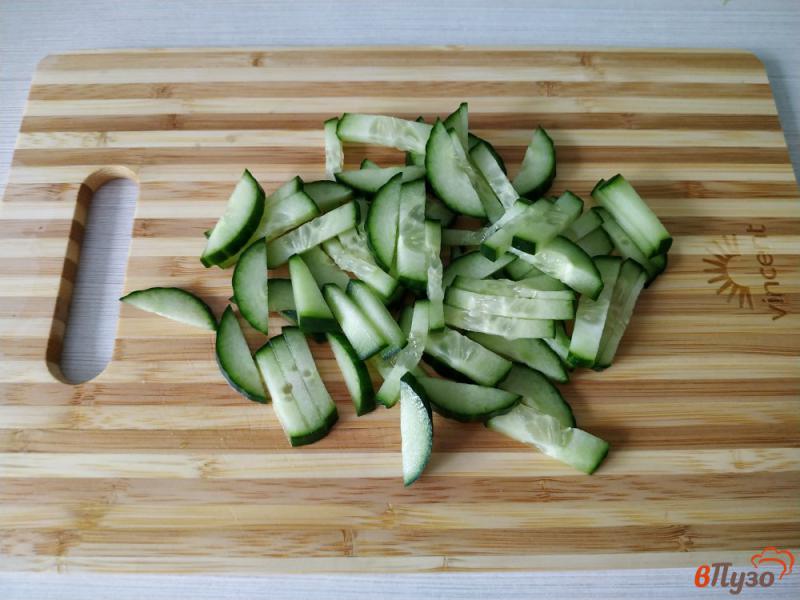 Фото приготовление рецепта: Салат три капусты шаг №4