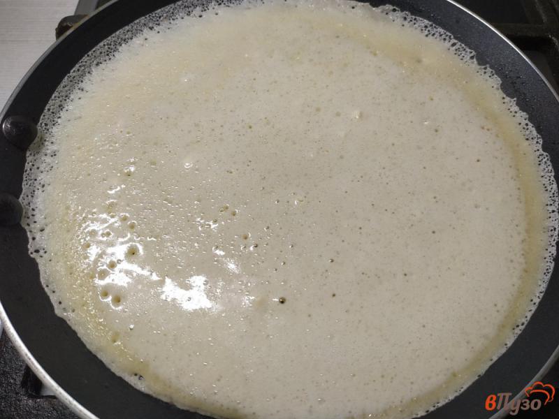Фото приготовление рецепта: Закусочные блины с плавленым сыром Янтарь шаг №4