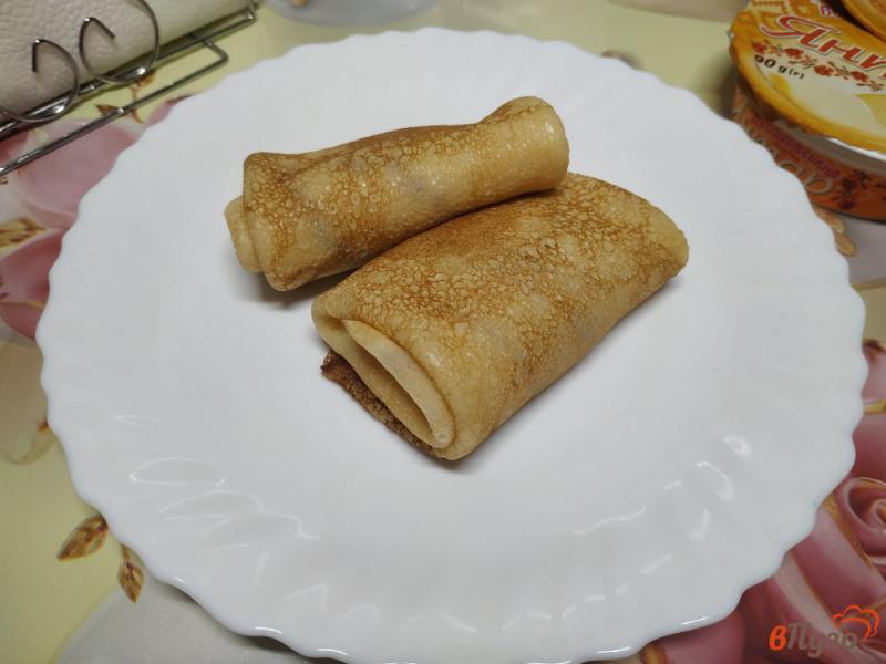 Фото приготовление рецепта: Закусочные блины с плавленым сыром Янтарь шаг №8