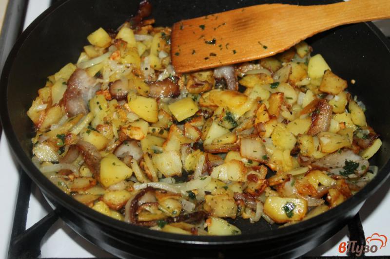 Фото приготовление рецепта: Жареный картофель по - деревенски шаг №5