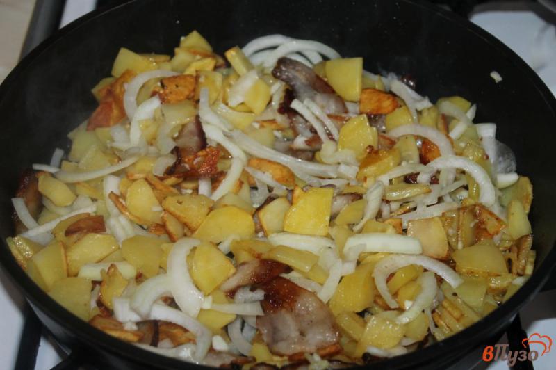 Фото приготовление рецепта: Жареный картофель по - деревенски шаг №3