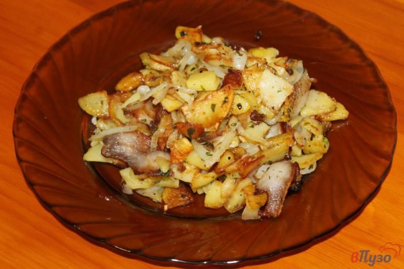 Фото приготовление рецепта: Жареный картофель по - деревенски шаг №6
