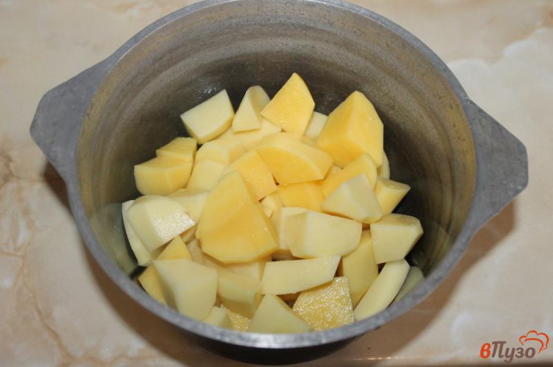Фото приготовление рецепта: Тушеный картофель с утиным мясом шаг №1