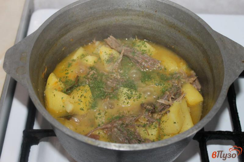 Фото приготовление рецепта: Тушеный картофель с утиным мясом шаг №4