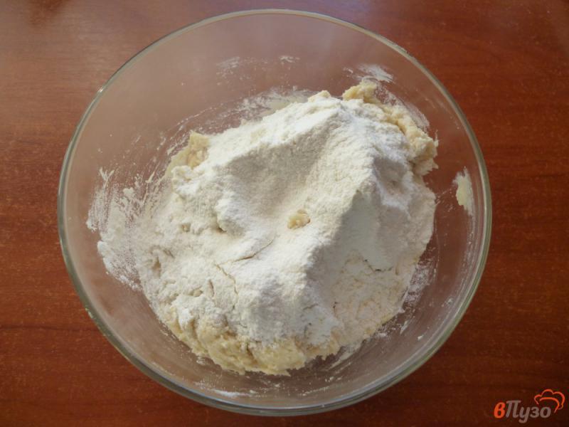 Фото приготовление рецепта: Пирог с яблочно-лимонной начинкой шаг №9
