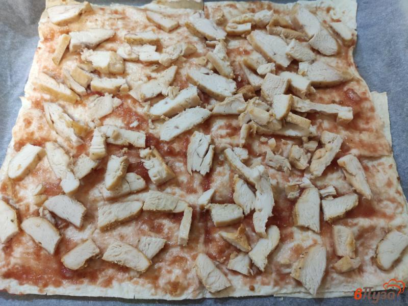 Фото приготовление рецепта: Пицца на лаваше с курицей шаг №8